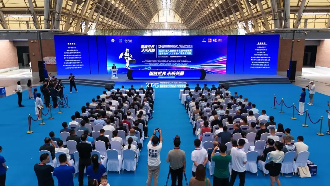 智鏈?zhǔn)澜?未來共融丨文達(dá)通股份攜“問道機(jī)器人”系列產(chǎn)品閃耀亮相2025亞太機(jī)器人世界杯青島國(guó)際邀請(qǐng)賽